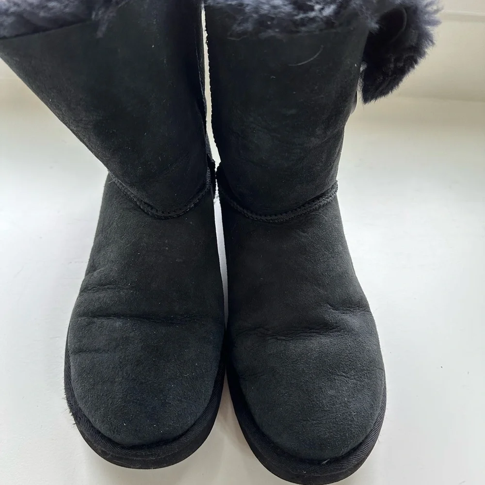 UGG black Bailey Button pull on boot.  size 10.  Boxed - Picture 9 of 14